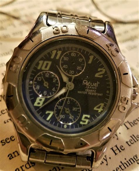 Acuet Mens Watch for sale .